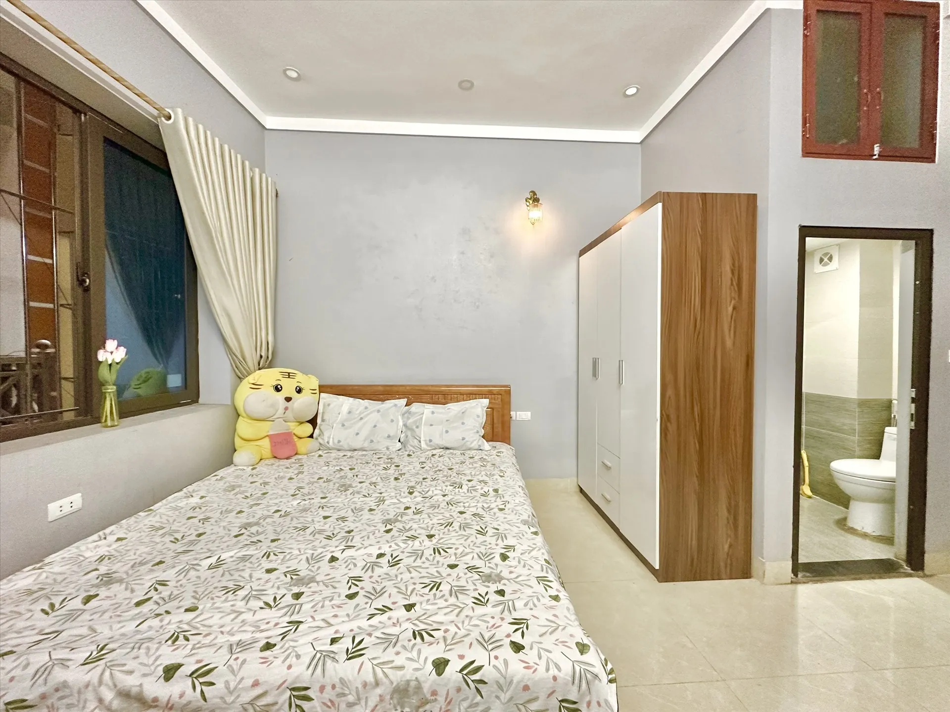 Gallery image 2