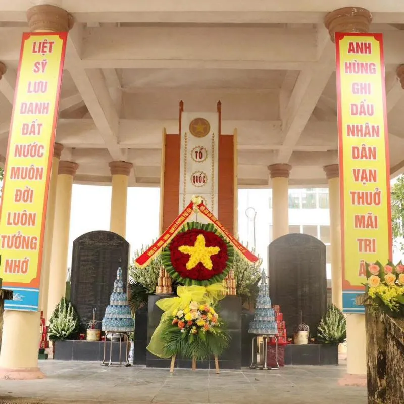 UBND phường Phù Vân tổ chức triển khai thực hành lấy mẫu hài cốt liệt sĩ tại Nghĩa trang liệt sĩ Kim Bình.